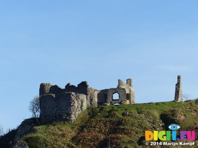 FZ010072 Pennard Castle, Three Cliffs Bay